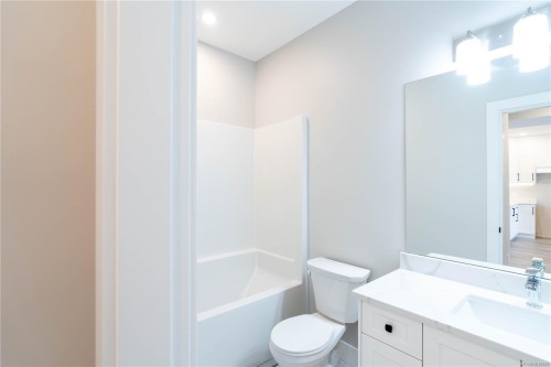 671 Sanderson Rd, Ladysmith, BC - Indoor Photo Showing Bathroom
