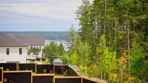 671 Sanderson Rd, Ladysmith, BC - Outdoor