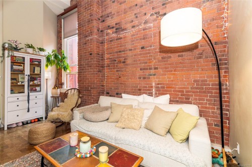 212-524 Yates St  Victoria, BC V8W 1K8