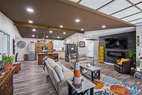 42008 94 North Rd, Gull Lake, MB 