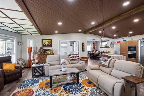 42008 94 North Rd, Gull Lake, MB 