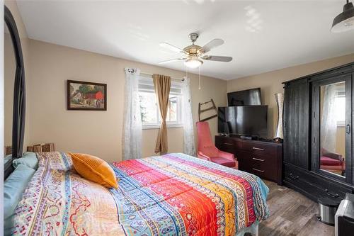 42008 94 North Rd, Gull Lake, MB 