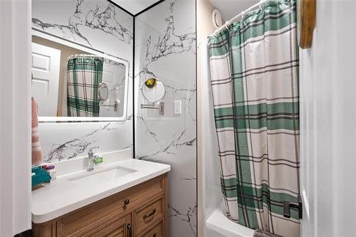 42008 94 North Rd, Gull Lake, MB 