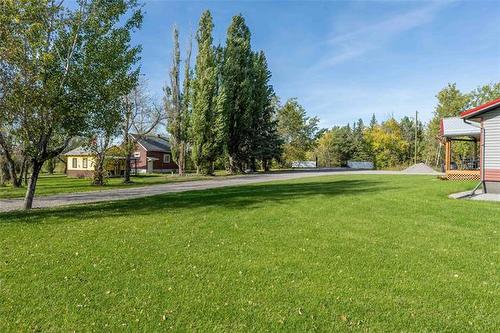 42008 94 North Rd, Gull Lake, MB 