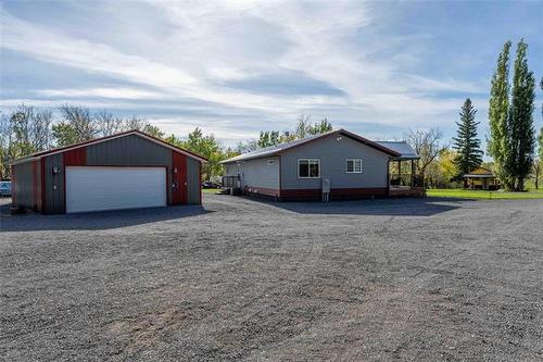 42008 94 North Rd, Gull Lake, MB 