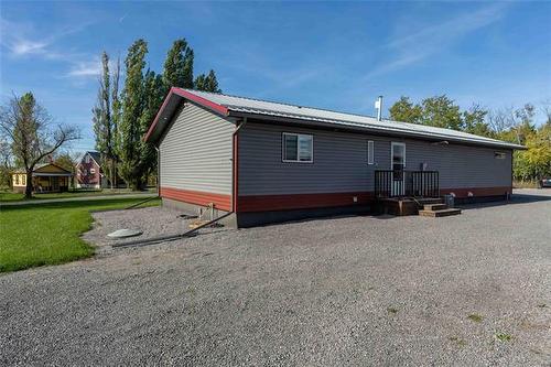42008 94 North Rd, Gull Lake, MB 