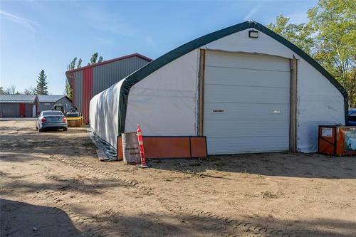 42008 94 North Rd, Gull Lake, MB 
