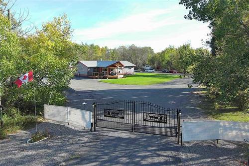 42008 94 North Rd, Gull Lake, MB 