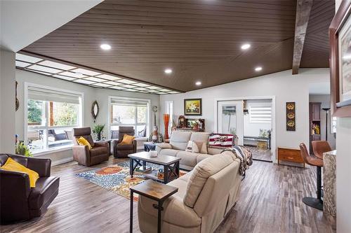 42008 94 North Rd, Gull Lake, MB 