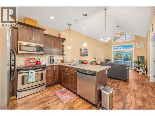 9100 Mackie Drive Unit# 212, Coldstream, BC - Indoor Photo Showing Kitchen