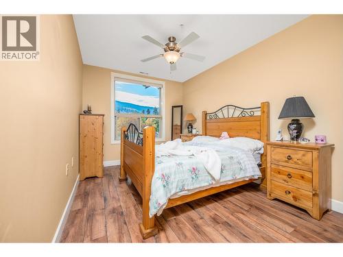 9100 Mackie Drive Unit# 212, Coldstream, BC - Indoor Photo Showing Bedroom