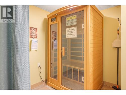 9100 Mackie Drive Unit# 212, Coldstream, BC - Indoor Photo Showing Other Room