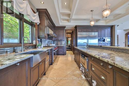 1500 Watersedge Road, Mississauga, ON - Indoor Photo Showing Kitchen With Double Sink With Upgraded Kitchen