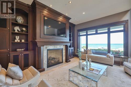 1500 Watersedge Road, Mississauga, ON - Indoor Photo Showing Living Room With Fireplace