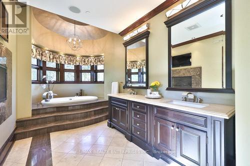 1500 Watersedge Road, Mississauga, ON - Indoor Photo Showing Bathroom