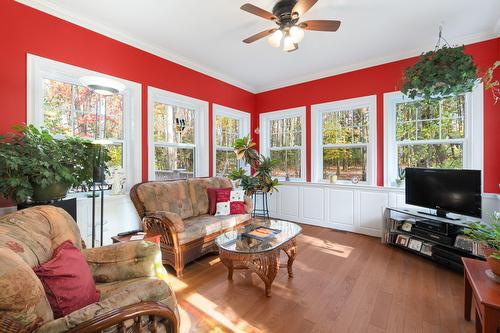 Véranda - 149 Rue Jackson Heights, Hatley - Canton, QC - Indoor Photo Showing Living Room