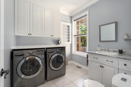 Salle d'eau - 149 Rue Jackson Heights, Hatley - Canton, QC - Indoor Photo Showing Laundry Room