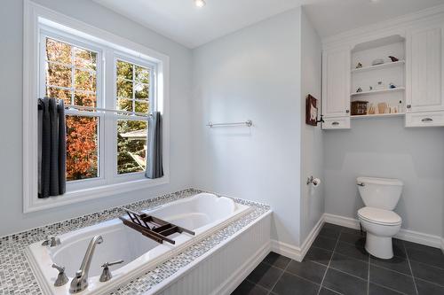 Salle de bains attenante à la CCP - 149 Rue Jackson Heights, Hatley - Canton, QC - Indoor Photo Showing Bathroom