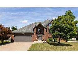 2840 WILDBERRY Crescent  Tecumseh, ON N9K 1C2