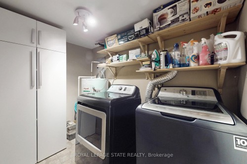 1002-432 Main Street, Hamilton, ON - Indoor Photo Showing Laundry Room