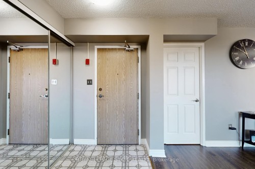 1002-432 Main Street, Hamilton, ON - Indoor Photo Showing Other Room