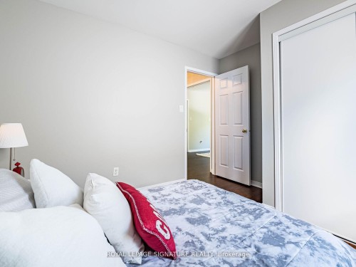 1013 Freeman Trail W, Milton, ON - Indoor Photo Showing Bedroom