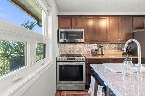 230 6 Street, Salmon Arm, BC - Indoor Photo Showing Kitchen With Upgraded Kitchen