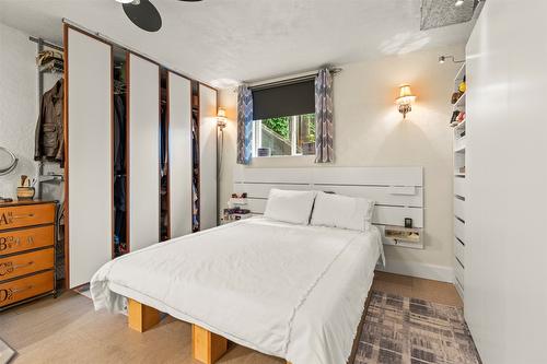 230 6 Street, Salmon Arm, BC - Indoor Photo Showing Bedroom