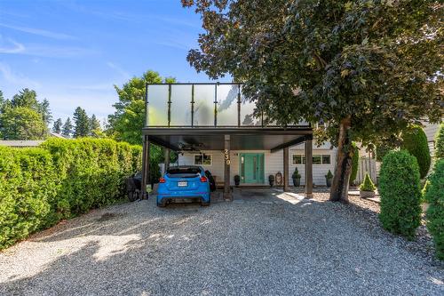 230 6 Street, Salmon Arm, BC - Outdoor