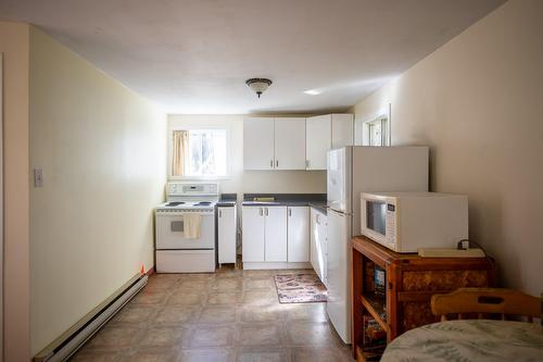 Cuisine - 479 Ch. North, Austin, QC - Indoor