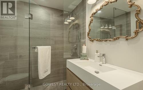 376 Chartwell Road, Oakville, ON - Indoor Photo Showing Bathroom