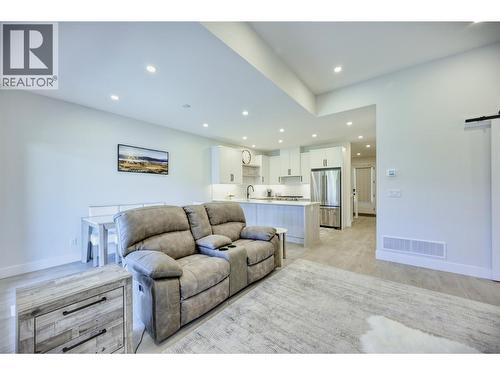 8000 Vedette Drive Unit# 5, Osoyoos, BC - Indoor Photo Showing Living Room