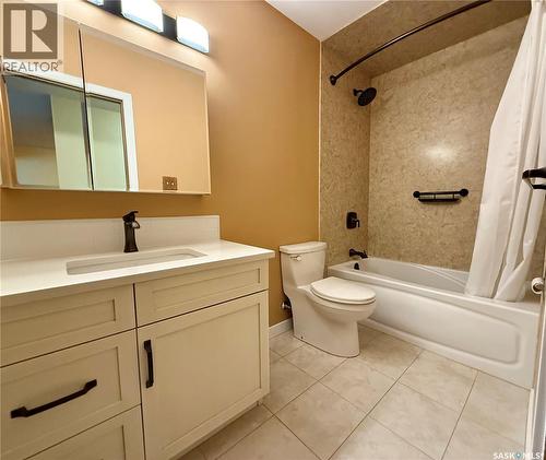 20 4505 Rae Street, Regina, SK - Indoor Photo Showing Bathroom