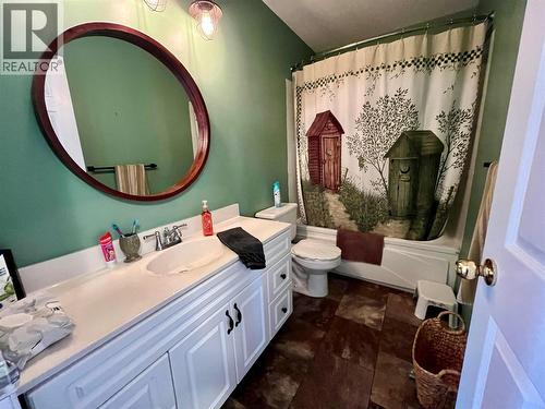 10710 Cottonwood Crescent, Dawson Creek, BC - Indoor Photo Showing Bathroom