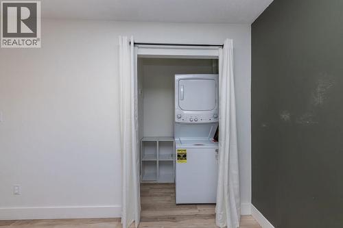 1595 Hillcrest Avenue, Kamloops, BC - Indoor Photo Showing Laundry Room