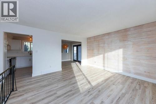 1595 Hillcrest Avenue, Kamloops, BC - Indoor Photo Showing Other Room