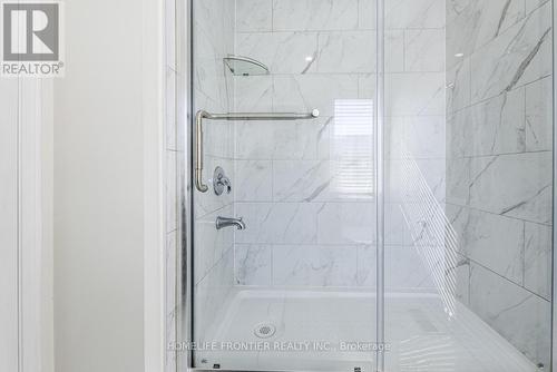 3391 Bruzan Crescent, Mississauga, ON - Indoor Photo Showing Bathroom