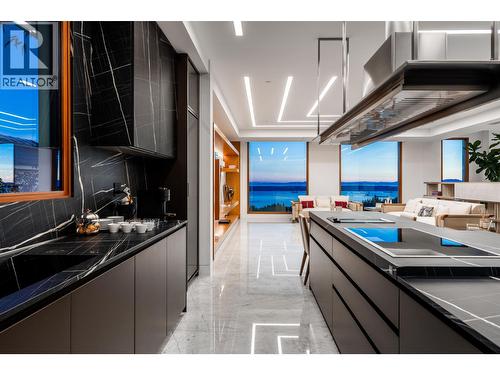961 King Georges Way, West Vancouver, BC - Indoor Photo Showing Kitchen With Double Sink