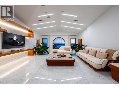 961 King Georges Way, West Vancouver, BC - Indoor Photo Showing Living Room