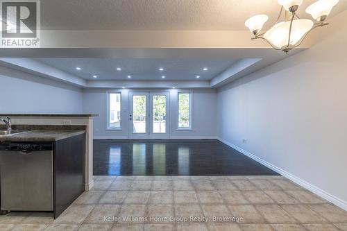 35 Amsterdam Cres, Guelph (Pineridge/Westminster Woods), ON - Indoor Photo Showing Other Room With Fireplace