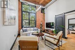 303 - 24 CEDAR STREET  Cambridge, ON N1S 0B2