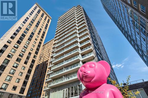 1111 - 111 CHAMPAGNE AVENUE  Ottawa, ON K1S 5V3