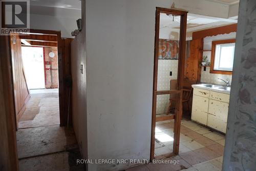 View Into Kitchen and Living Room - 212 Lincoln Road W, Fort Erie (Crystal Beach), ON - Indoor
