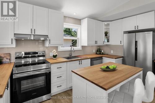 52 Valencourt Drive, Welland, ON - Indoor Photo Showing Kitchen