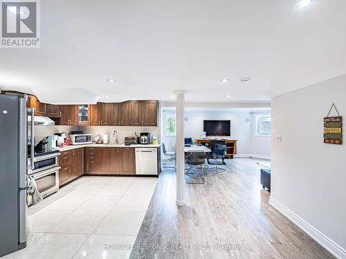 7272 Milano Court, Mississauga, ON - Indoor Photo Showing Kitchen