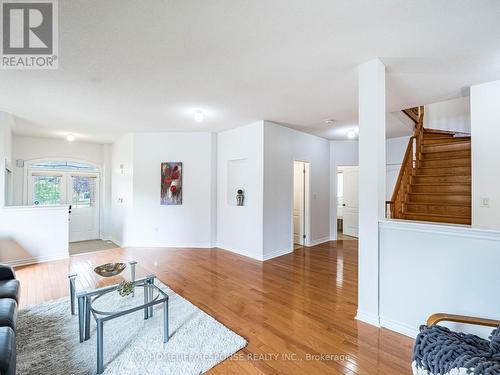 7272 Milano Court, Mississauga, ON - Indoor Photo Showing Living Room