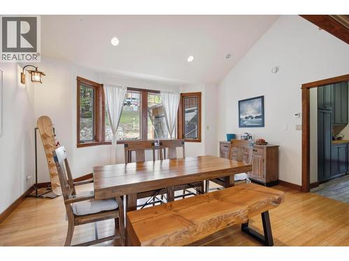 8028 Jackpine Road, Vernon, BC - Indoor Photo Showing Dining Room