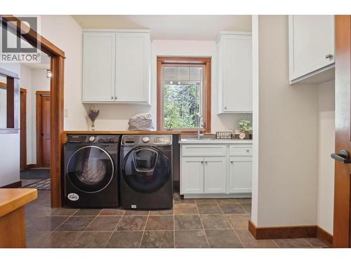 8028 Jackpine Road, Vernon, BC - Indoor Photo Showing Laundry Room
