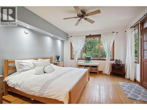 8028 Jackpine Road, Vernon, BC - Indoor Photo Showing Bedroom