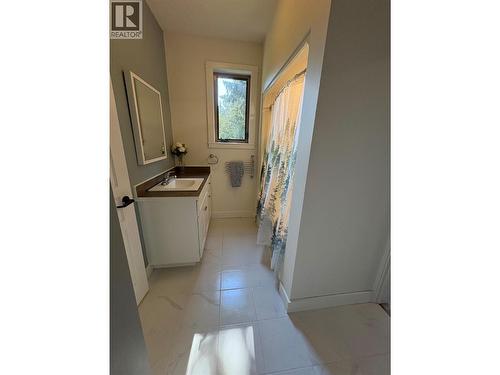 8028 Jackpine Road, Vernon, BC - Indoor